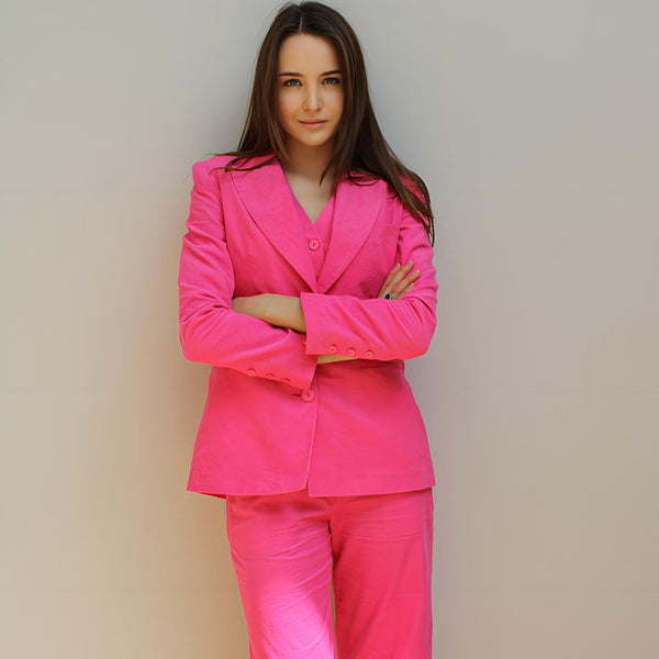 How to wear a Pink Jacket